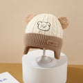 Baby-Wintermütze Bär – Warme Strickmütze mit Ohrenschutz